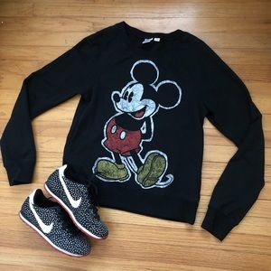 • mickey mouse sweatshirt